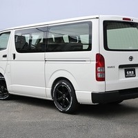 4151　令和6年式 ハイエース バン DX 2WD 2,000cc (ガソリン車) 6人乗車 45Kｍのサムネイル