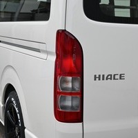 4151　令和6年式 ハイエース バン DX 2WD 2,000cc (ガソリン車) 6人乗車 45Kｍのサムネイル