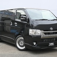 4245　令和4年式 ハイエース バン S-GL DPⅡ 2WD 2,800cc (ディーゼル車) 5人乗車 23,569Kｍのサムネイル