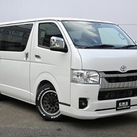 4204　令和5年式 ハイエース バン S-GL 2WD 2,000cc (ガソリン車) 5人乗車 32Kｍのサムネイル