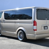4121 令和4年式 ハイエース S-GL ダークプライムⅡ 2WD 2,000cc (ガソリン車) 5人乗車 7,400kmのサムネイル