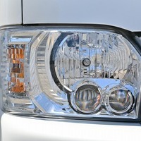 3816 【8人乗り8ナンバー 内装架装車】ベッドキットⅢ ハイエース ワゴンGL 2WD 2,700CC ガソリン車 8人乗り 6,971㎞のサムネイル