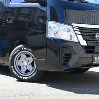 3673【内装架装車】令和5年式 キャラバン プレミアムGX 2,400㏄ ディーゼル車 1,054kmのサムネイル