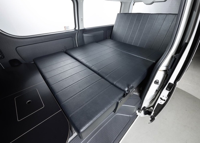 HIACE S-GL COMPLETE「UNITY VAN」VAN　8ナンバー　8人乗りのサムネイル