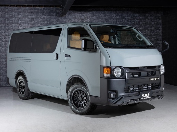 HIACE S-GL COMPLETE「CLASSIC GEAR」VAN　1or4ナンバー　5人乗りのサムネイル