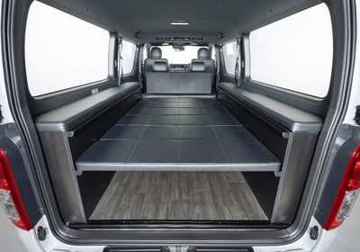 HIACE S-GL COMPLETE「ATTICS VAN」VAN　1or4ナンバー　5人乗り