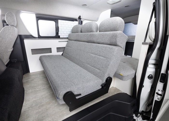 HIACE WAGON GL  COMPLETE 「NOMADIC WAGON」WAGON　8ナンバー　5人乗りのサムネイル
