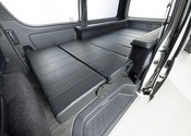 HIACE S-GL COMPLETE「ATTICS VAN」VAN　1or4ナンバー　5人乗りのサムネイル