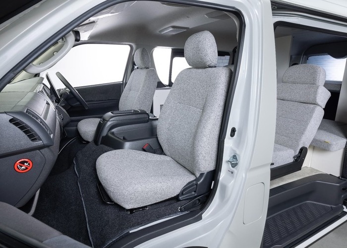 HIACE WAGON GL  COMPLETE 「NOMADIC WAGON」WAGON　8ナンバー　5人乗りのサムネイル