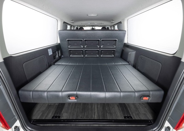 HIACE S-GL COMPLETE「UNITY VAN」VAN　8ナンバー　8人乗りのサムネイル