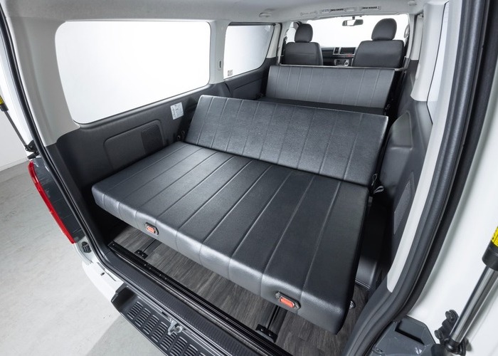 HIACE S-GL COMPLETE「UNITY VAN」VAN　8ナンバー　8人乗りのサムネイル