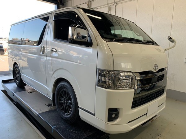千葉　ハイエース足回りカスタム！ローダウン車でも快適な乗り心地を実現！？～スタッフオススメ6月号～