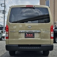 4431　令和6年式　ハイエース　スーパーGL　4WD　2800cc　ディーゼル車　5人乗り　40kmのサムネイル