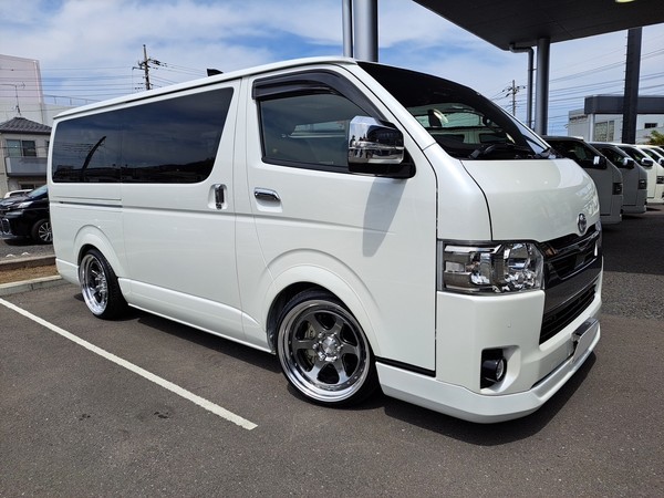 千葉　ハイエースホイール　オフロードからローダウンスタイルまで装着事例ご紹介！～千葉店即納ホイール～