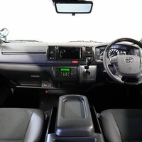 3890 ビーチクルーザー 8ナンバー登録 ハイエース スーパーGL ダークプライムⅡ2WD 2,000CC ガソリン車 5人乗りのサムネイル