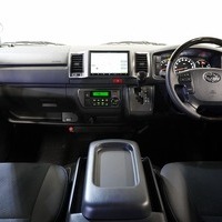 4168 令和2年式 ハイエース スーパーGL ダークプライムⅡ 2WD 2,000cc (ガソリン車) 5人乗車 0.7万kmのサムネイル