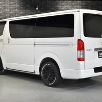 4526 令和4年式 ハイエース スーパーGLダークプライムⅡ 4WD 2800cc ディーゼル車 5人乗り 2.3万kmのサムネイル