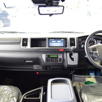 3517  ハイエース ワゴンGL ベッドキットⅢ架装  2WD　2700cc　ガソリン車 7人乗り ８ナンバーのサムネイル