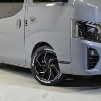4220 キャラバン GRANDプレミアム GX 2WD 2,000cc (ガソリン車) 5人乗車のサムネイル