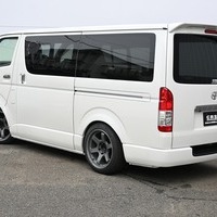 4135 平成28年式 ハイエース スーパーGL DP 2WD 2,000cc (ガソリン車) 5人乗車 9.6万kmのサムネイル