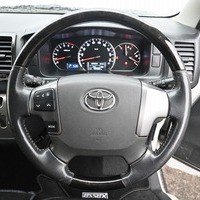 4135 平成28年式 ハイエース スーパーGL DP 2WD 2,000cc (ガソリン車) 5人乗車 9.6万kmのサムネイル