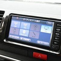 4135 平成28年式 ハイエース スーパーGL DP 2WD 2,000cc (ガソリン車) 5人乗車 9.6万kmのサムネイル
