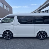 4432　平成30年式　ハイエース　ワイド　スーパーGL　ダークプライム　2WD　2800cc　ディーゼル車　5人乗り　1.7万kmのサムネイル