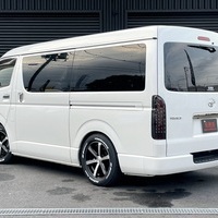 4432　平成30年式　ハイエース　ワイド　スーパーGL　ダークプライム　2WD　2800cc　ディーゼル車　5人乗り　1.7万kmのサムネイル