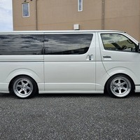 4541　令和4年式　ハイエース　スーパーGL　ダークプライムⅡ　2WD　2000cc　ガソリン車　5人乗り　0.8万kmのサムネイル