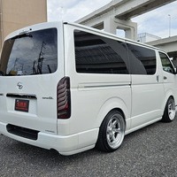 4541　令和4年式　ハイエース　スーパーGL　ダークプライムⅡ　2WD　2000cc　ガソリン車　5人乗り　0.8万kmのサムネイル