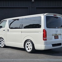 4592　平成30年式　ハイエース　スーパーGL　ダークプライム　2WD　2000cc　ガソリン車　5人乗り　12.3万kmのサムネイル