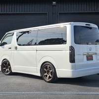4637　平成30年式　ハイエース　スーパーGL　ダークプライム　2WD　2000cc　ガソリン車　5人乗り　2.7万kmのサムネイル