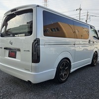 4637　平成30年式　ハイエース　スーパーGL　ダークプライム　2WD　2000cc　ガソリン車　5人乗り　2.7万kmのサムネイル