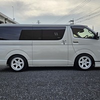 4592　平成30年式　ハイエース　スーパーGL　ダークプライム　2WD　2000cc　ガソリン車　5人乗り　12.3万kmのサムネイル