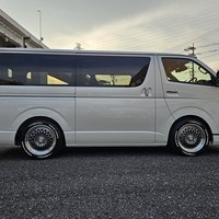 4073　令和6年式　ハイエース　スーパーGL　ダークプライムⅡ　2WD　2000cc　ガソリン車　5人乗り　10kmのサムネイル