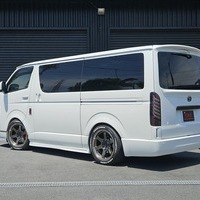 4608　令和3年式　ハイエース　スーパーGL　ダークプライムⅡ　2WD　2000cc　ガソリン車　5人乗り　1.3万kmのサムネイル
