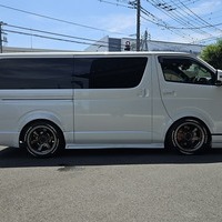 4608　令和3年式　ハイエース　スーパーGL　ダークプライムⅡ　2WD　2000cc　ガソリン車　5人乗り　1.3万kmのサムネイル