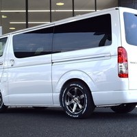 3890　ハイエース　スーパーGL　ダークプライムⅡ　ビーチクルーザー　2WD　2000cc　（ガソリン車）　5人乗り　8ナンバーのサムネイル