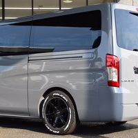 4467　日産 キャラバン GRANDプレミアム GX 2WD 2,400CC (ディーゼル車) 5人乗り 10kmのサムネイル