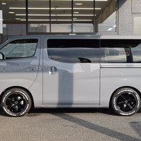 4467　日産 キャラバン GRANDプレミアム GX 2WD 2,400CC (ディーゼル車) 5人乗り 10kmのサムネイル