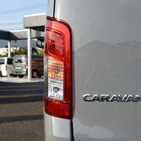 4467　日産 キャラバン GRANDプレミアム GX 2WD 2,400CC (ディーゼル車) 5人乗り 10kmのサムネイル