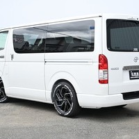 4098　令和6年式　ハイエース　ダークプライム２　CRSパッケージ　2WD　2800cc(ディーゼル)　2/5人乗車　5kmのサムネイル