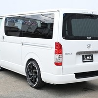 4098　令和6年式　ハイエース　ダークプライム２　CRSパッケージ　2WD　2800cc(ディーゼル)　2/5人乗車　5kmのサムネイル