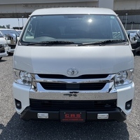 4443　令和6年式　ハイエース　ワゴン　GL　2WD　2700cc　ガソリン車　10人乗り　50kmのサムネイル