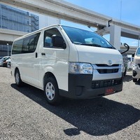 4571　令和6年式　ハイエース　DX　4WD　2800cc　ディーゼル車　6人乗り　30kmのサムネイル