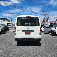 4571　令和6年式　ハイエース　DX　4WD　2800cc　ディーゼル車　6人乗り　30kmのサムネイル