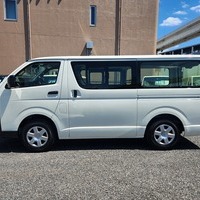 4571　令和6年式　ハイエース　DX　4WD　2800cc　ディーゼル車　6人乗り　30kmのサムネイル