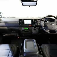4102 令和6年式 ハイエース スーパーGL ダークプライムⅡ　2WD 2,800cc (ディーゼル) 2/5人乗車 5kmのサムネイル