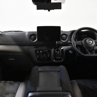 4532 令和6年式　キャラバン　GRANDプレミアムGX　　2WD　2000cc(ガソリン)　2/5人乗車　7kmのサムネイル
