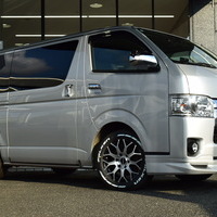 4613 平成26年式 ハイエース スーパーGL 4WD 3,000cc (ディーゼル車) 5人乗車 9.6万km　MRTのサムネイル